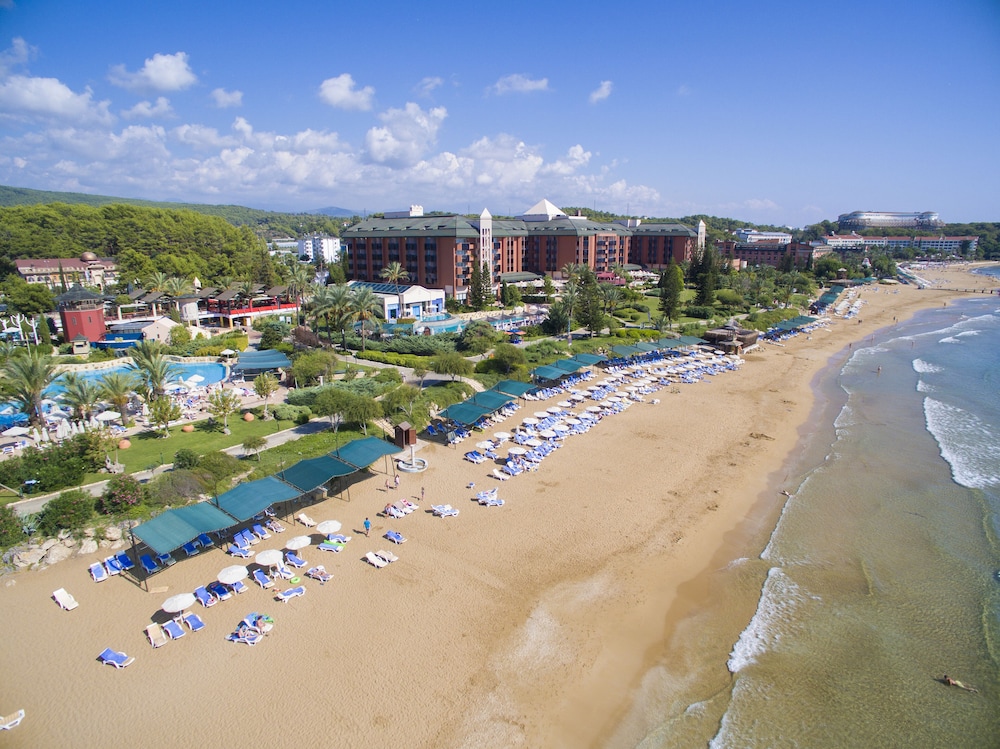 Pegasos Resort 64/74