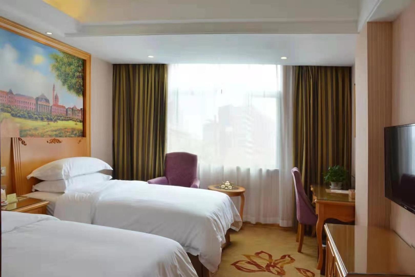 Vienna Hotel (Hefei Mingzhu Square University Town) 18/25