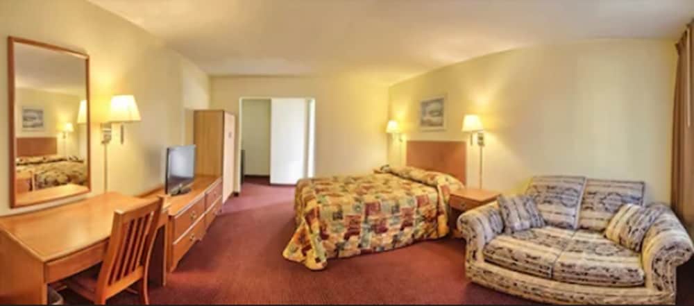Relax Inn and Suites 15/30