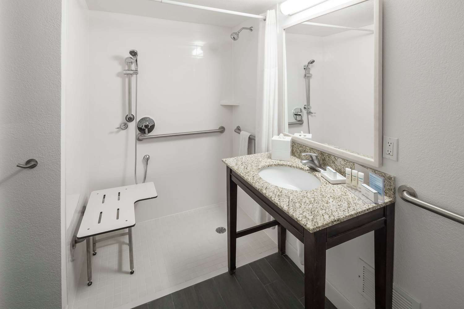 Hampton Inn Suites Miami Doral Dolphin Mall 51/52