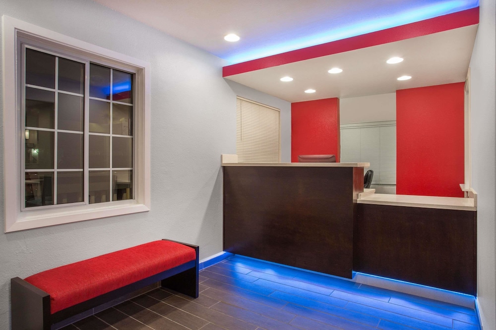Ramada By Wyndham Monterey 5/26
