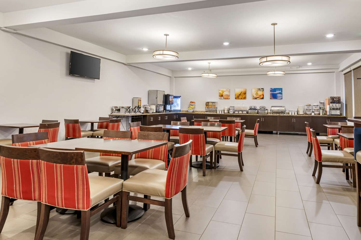 MainStay Suites MSP Airport - Mall of America 25/30