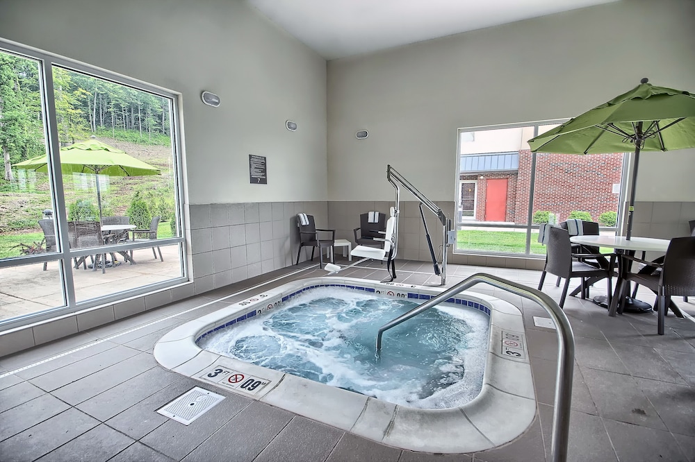 Comfort Suites Marietta Parkersburg 17/49