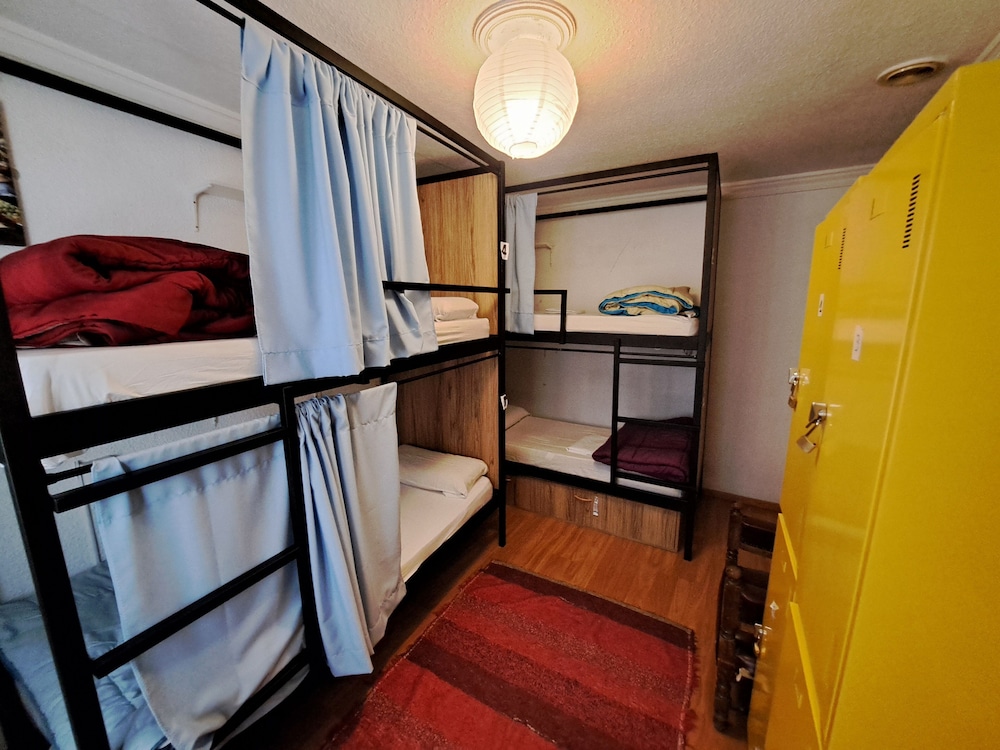 Hostal El Cascabel 24/75