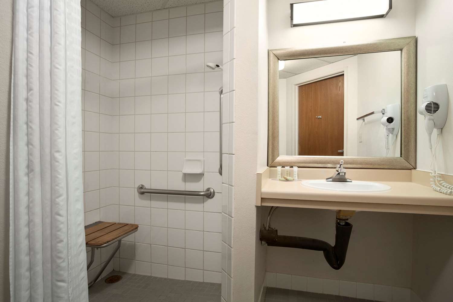 Super 8 by Wyndham Westminster Denver North 21/21