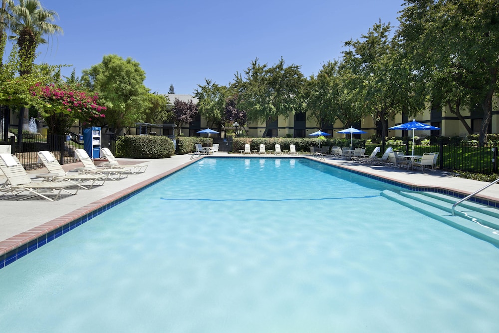 Four Points by Sheraton Bakersfield 9/24