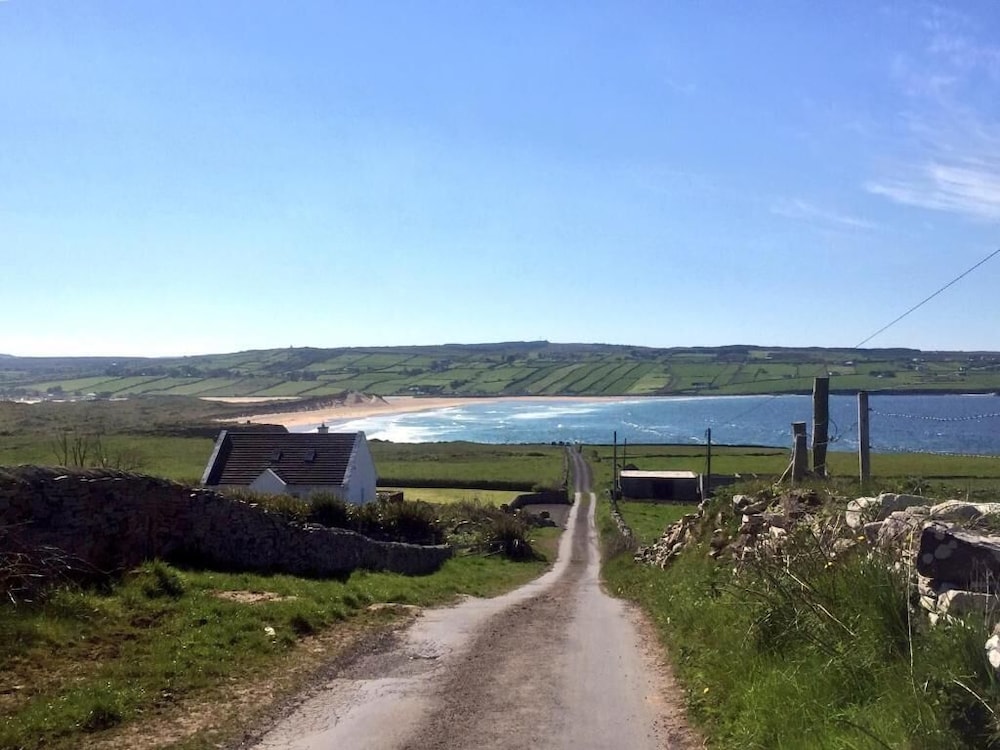 TWIN TREES HOTEL AND LEISURE CLUB(FORMERLY Downhill House Hotel) 44/54