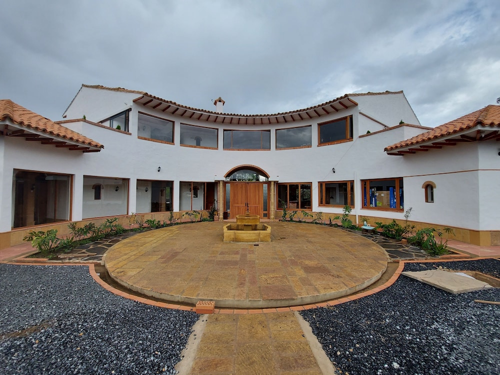 La Alhambra Hotel 45/50