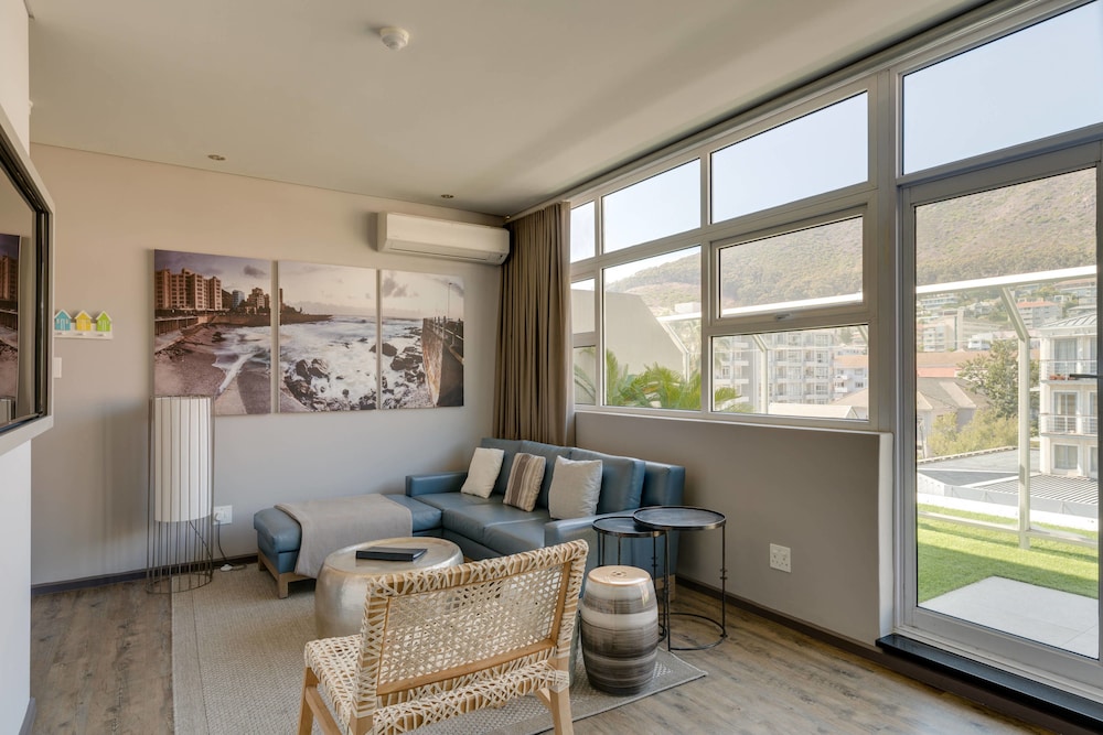 Protea Hotel by Marriott Cape Town Sea Point 30/38