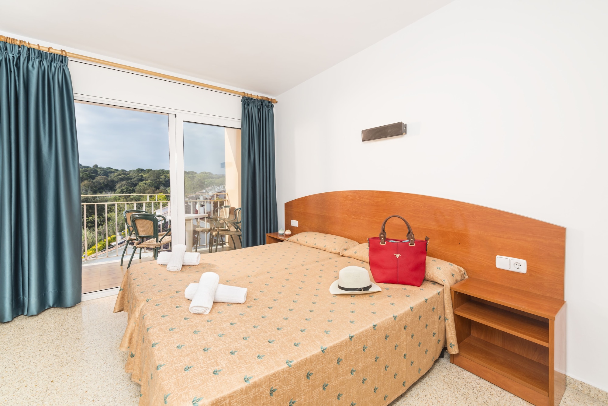 1 BEDROOM, APARTMENT