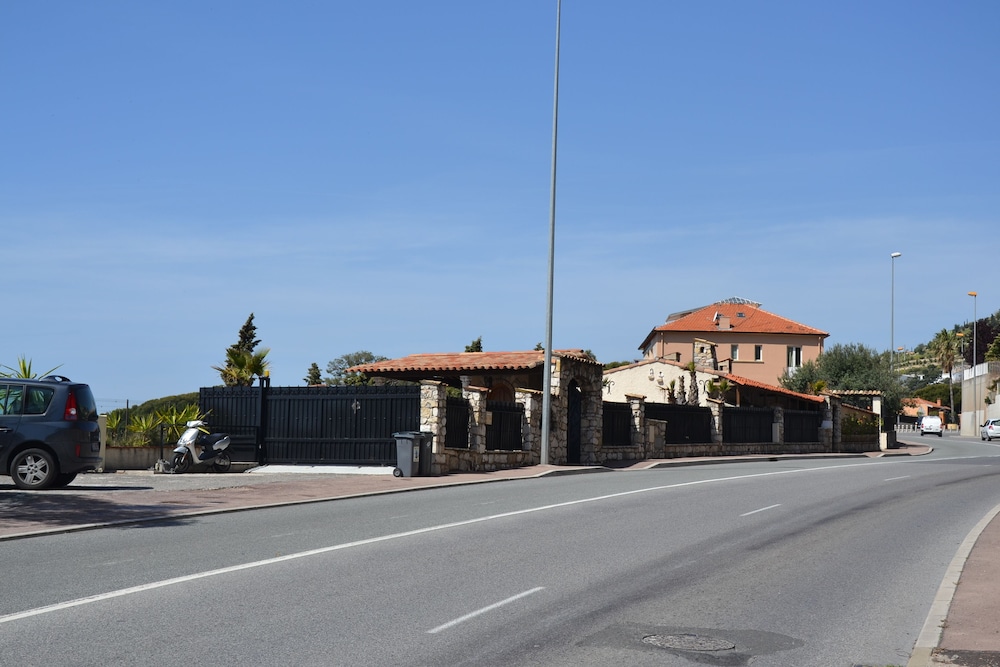 Villa Azur 34/50