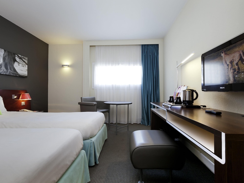 MERCURE RENNES CENTRE GARE 22/67