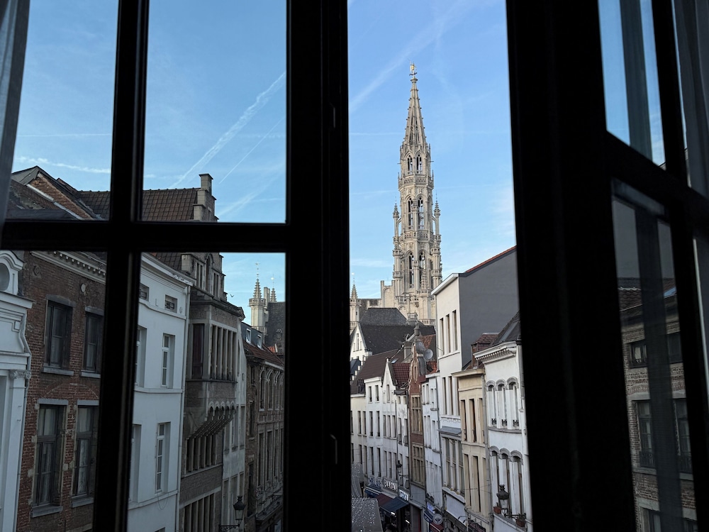 Warwick Brussels Grand Place in BRUSSELS
