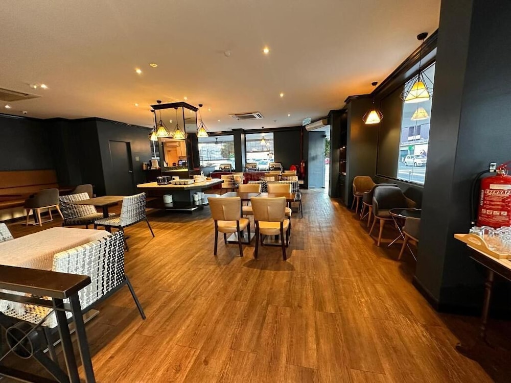 Merchant Hotel 48/66