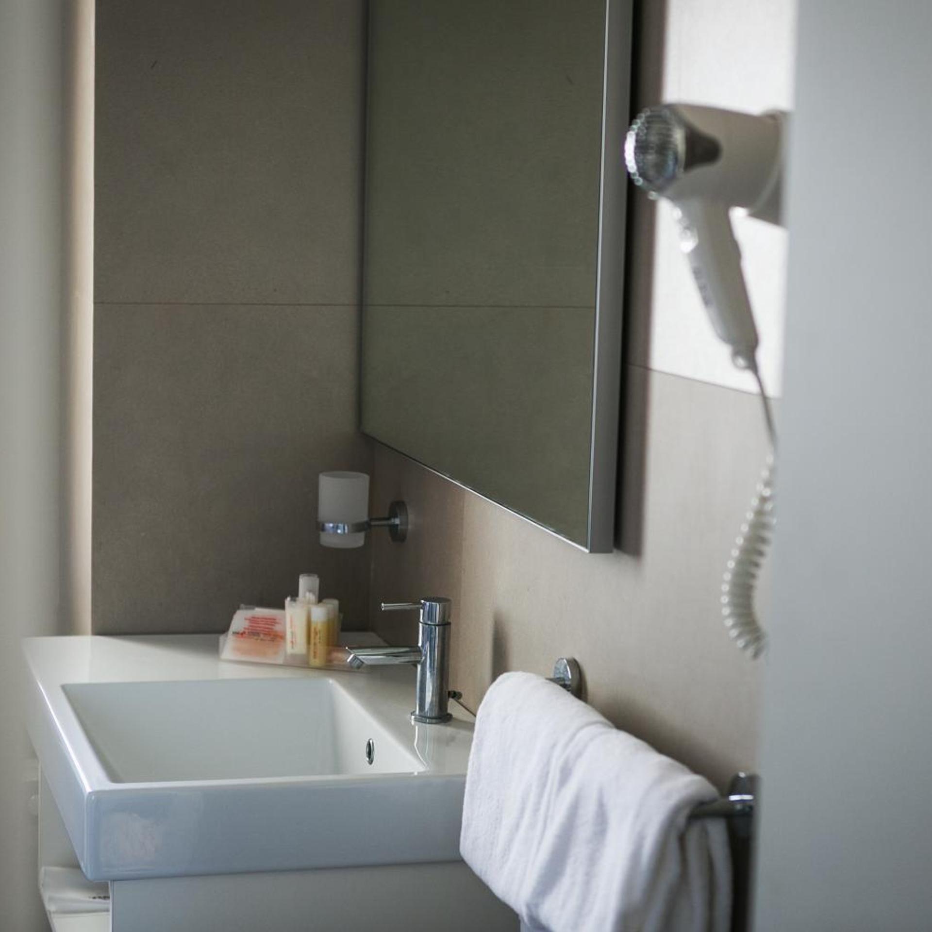 Classic, Double Bed, Lateral Side Sea View, Balcony, Pool Access، Yes Hotel Touring & Spa 7/8