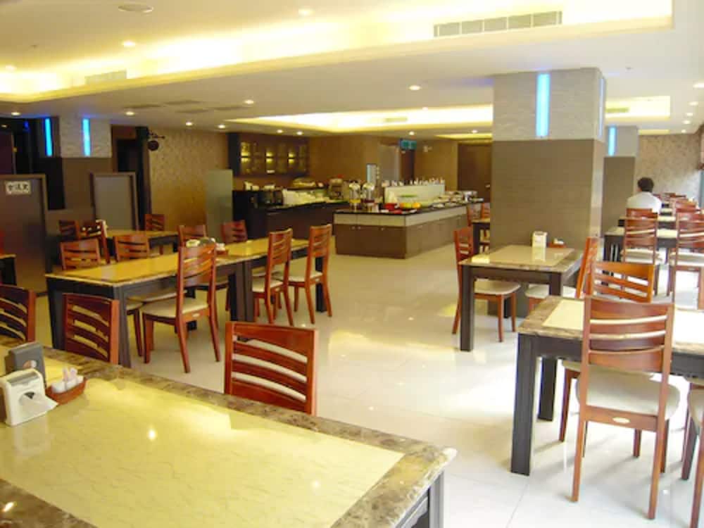 Shihzuwan Hotel - Kaohsiung Station 34/44