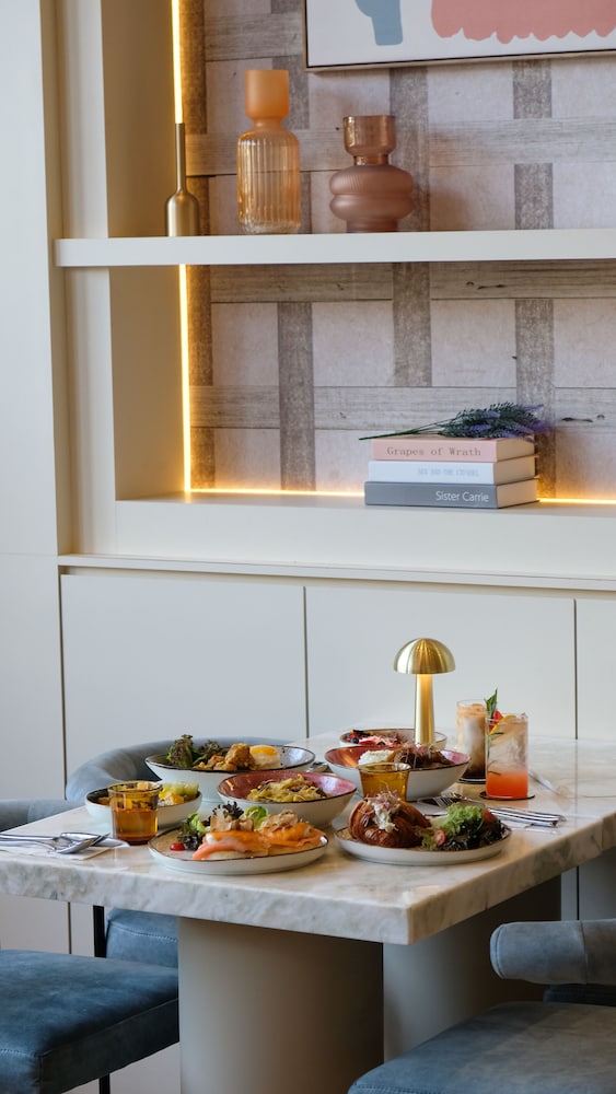 AMI Suites 39/50