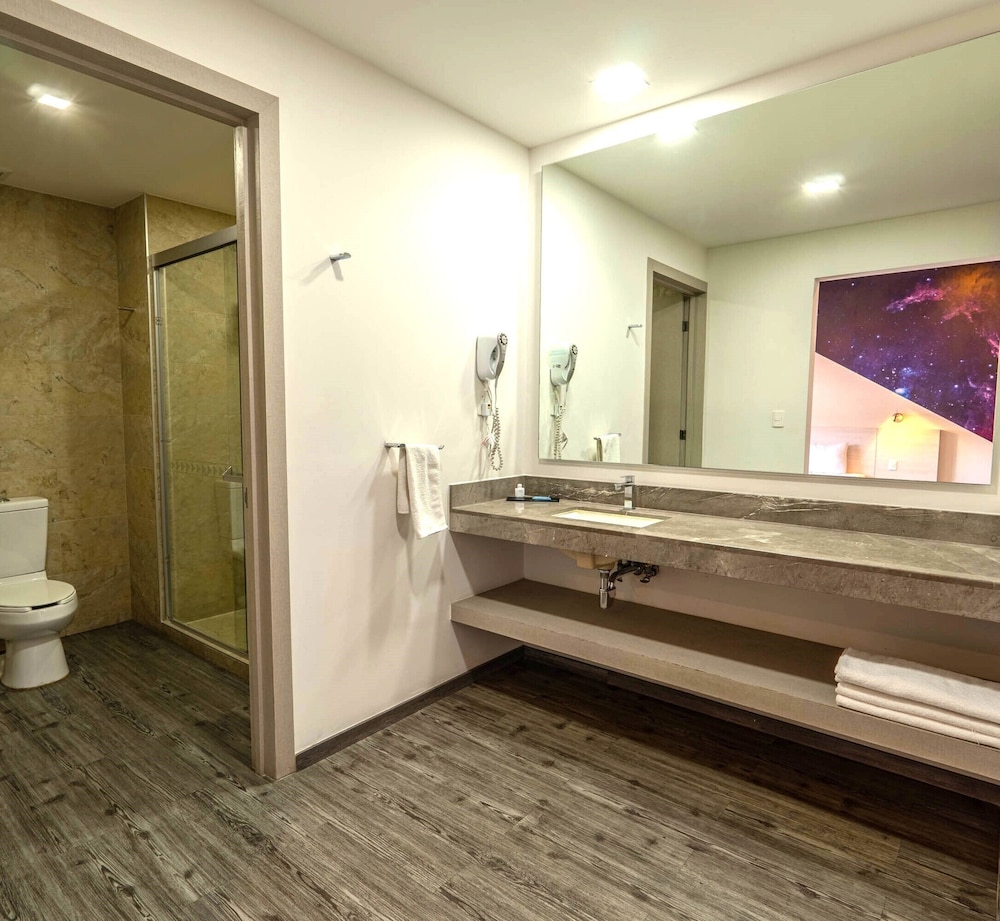 Life Hotel 52/55