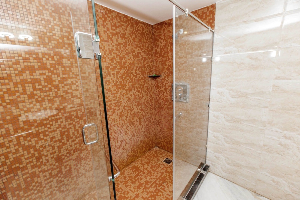 Hotel Subash International 50/50