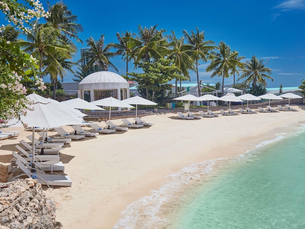 Movenpick Hotel Mactan Island Cebu 71/73