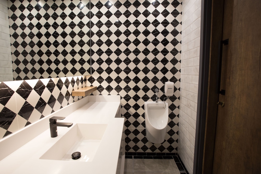 The House Pratunam 46/50