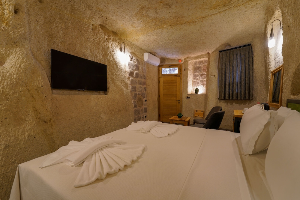 The Niche Cave Hotel +12 Adult 16/50