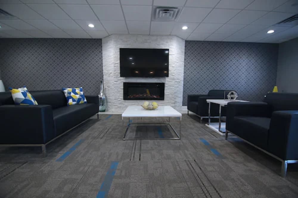 Home Inn And Suites 42/49