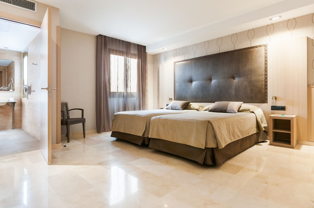 Gran Hotel Barcino 21/76