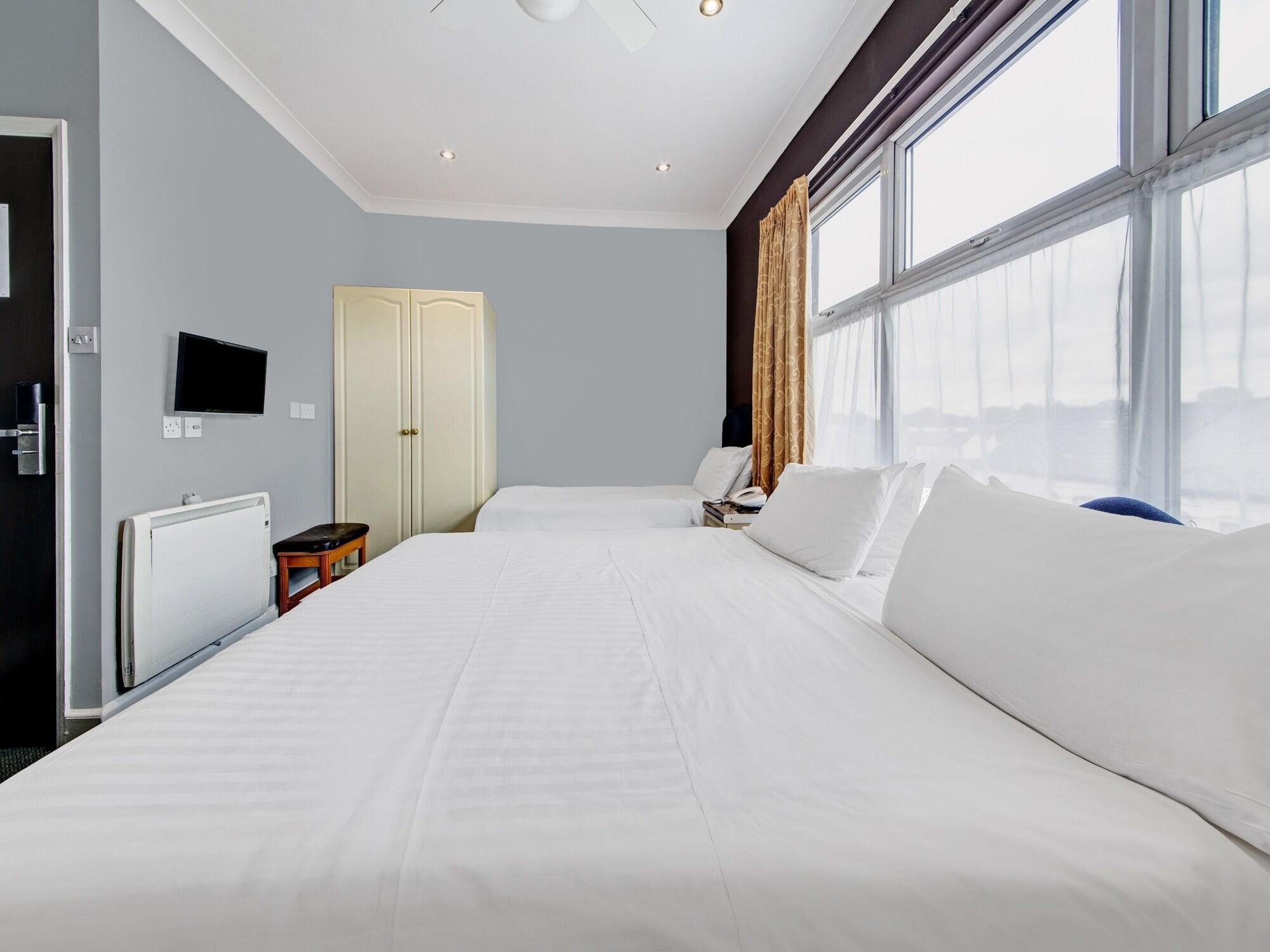 Family, Multiple Beds