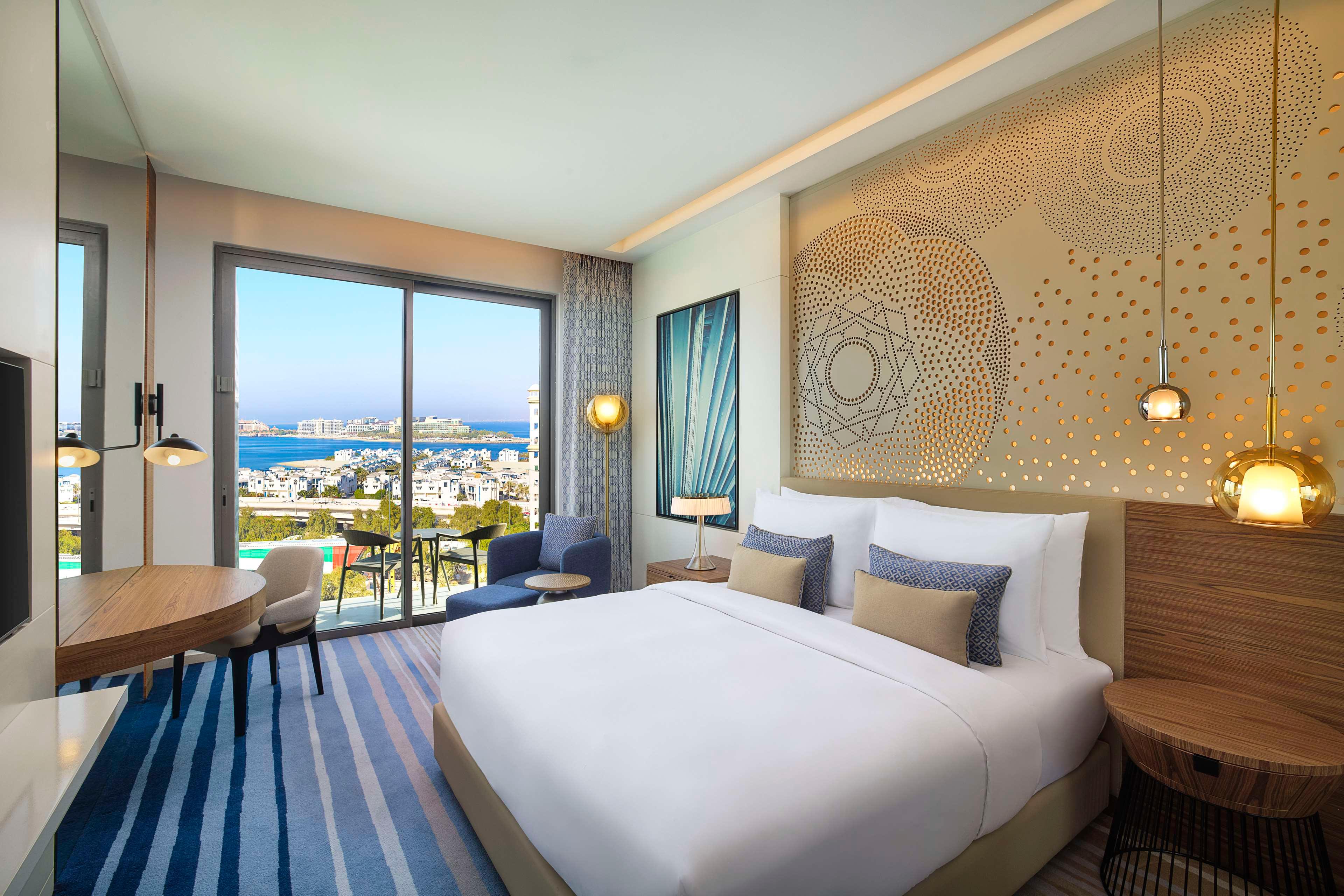 DELUXE, KING BED, BALCONY