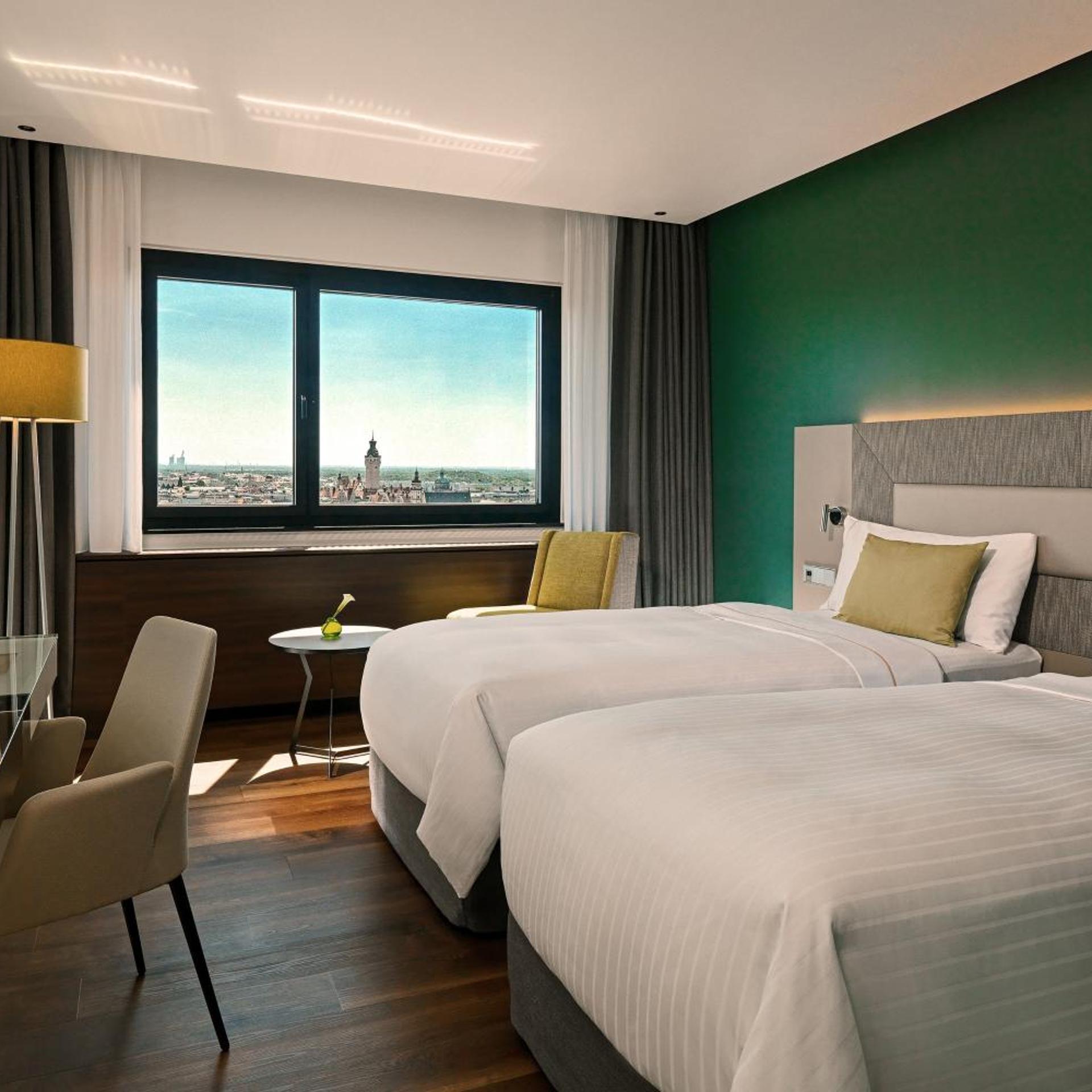 Grand, Guest Room, Deluxe, Twin Beds, City View