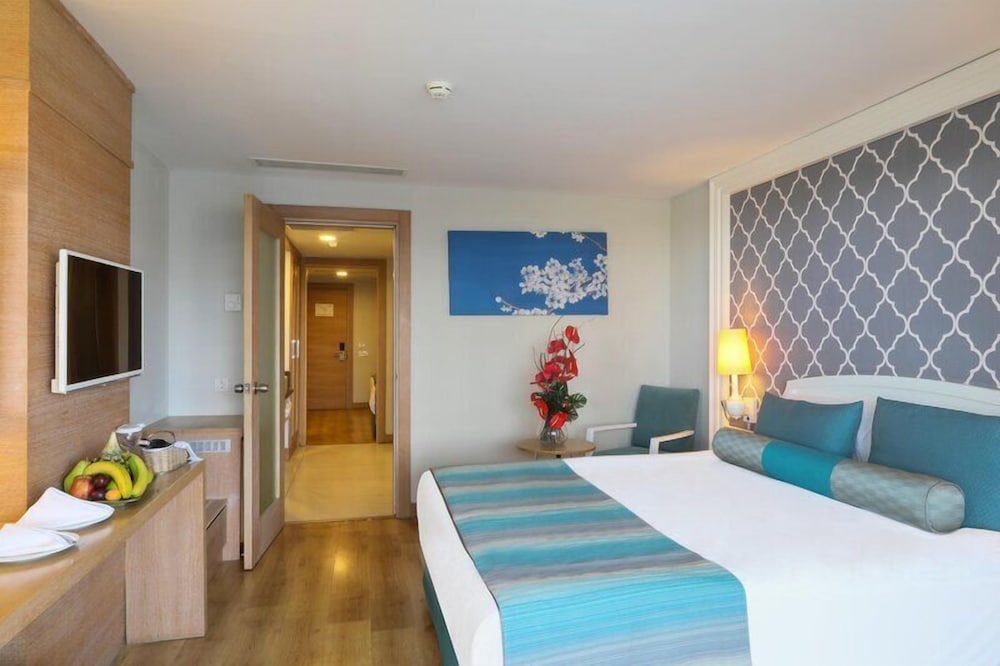 Sherwood Exclusive Lara in ANTALYA