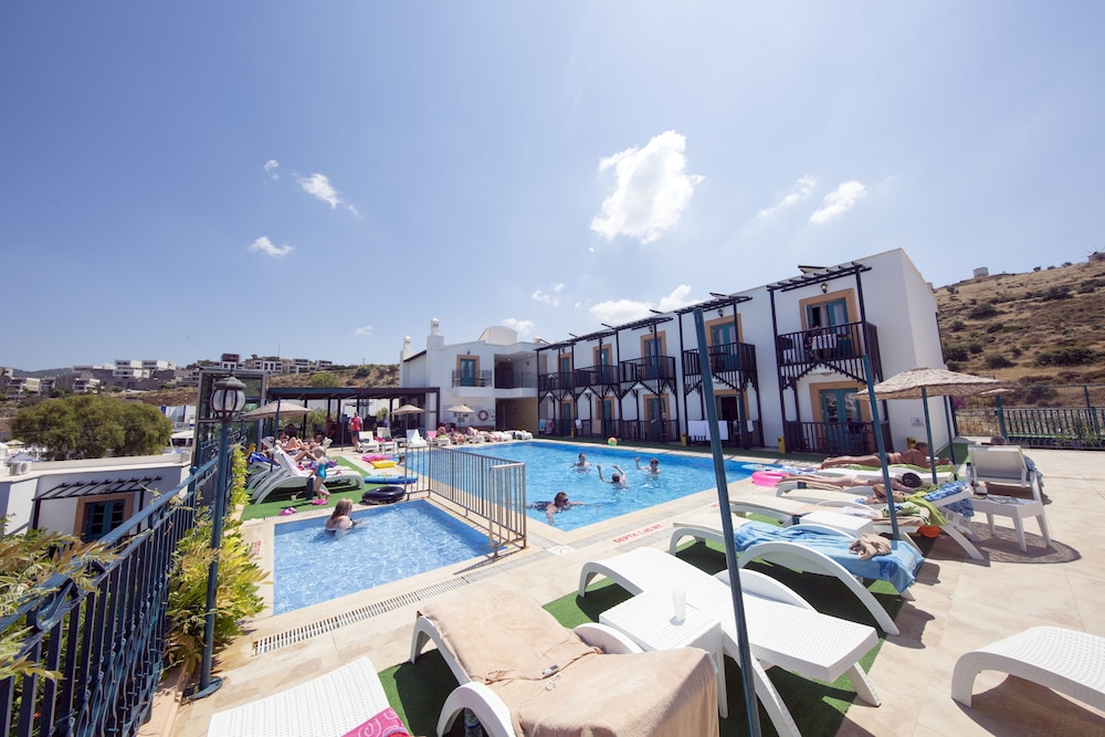Jasmine Beach Hotel 42/46