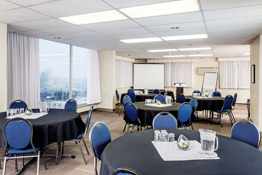 Campus Tower Suite Hotel 56/67