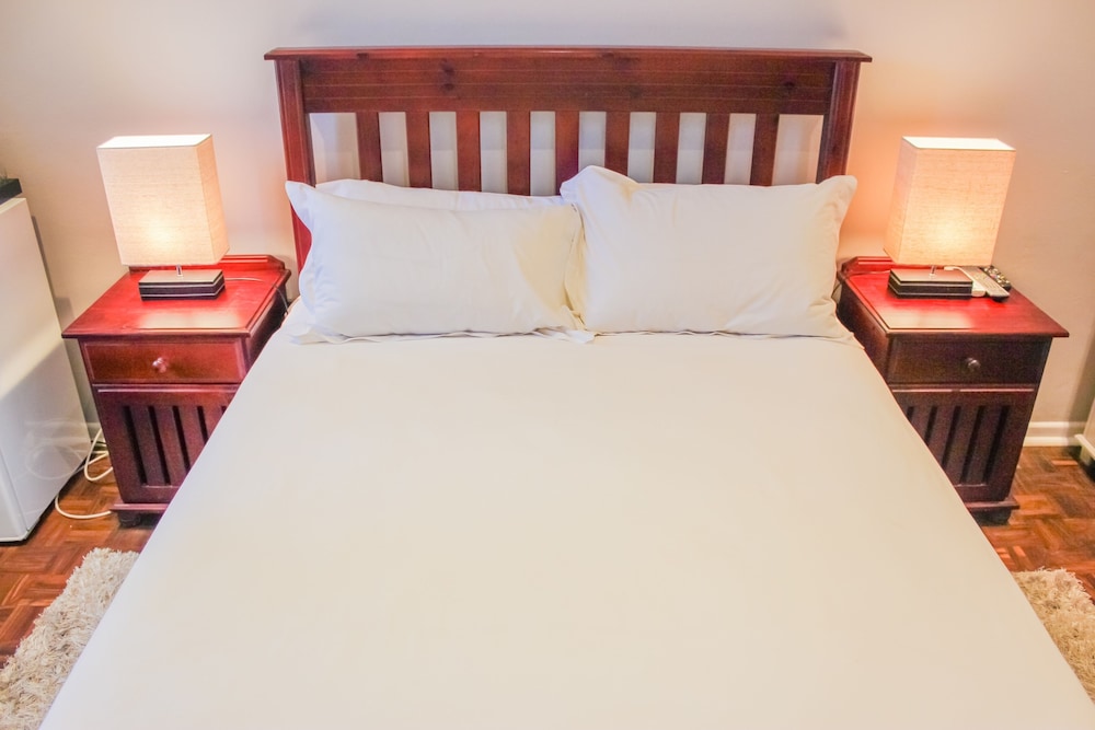 Nauntons Guest House 25/50