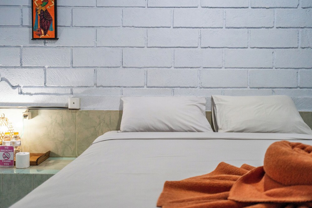 VILARISI HOTEL 43/57
