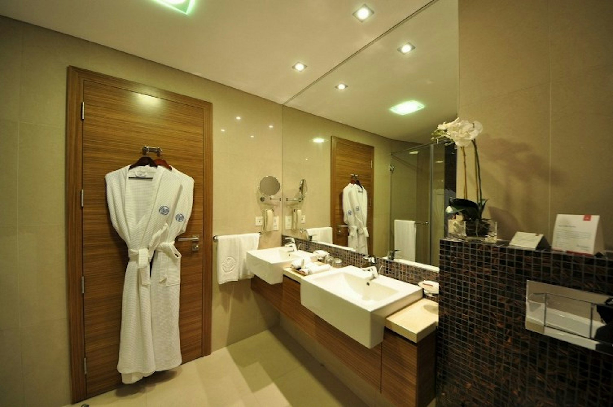 Majestic Arjaan By Rotana 57/57