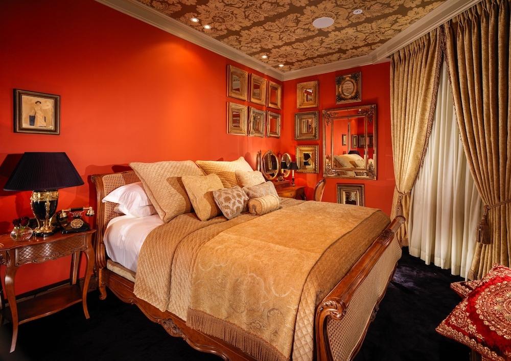 51 Buckingham Gatetaj Suites Residences 35/83