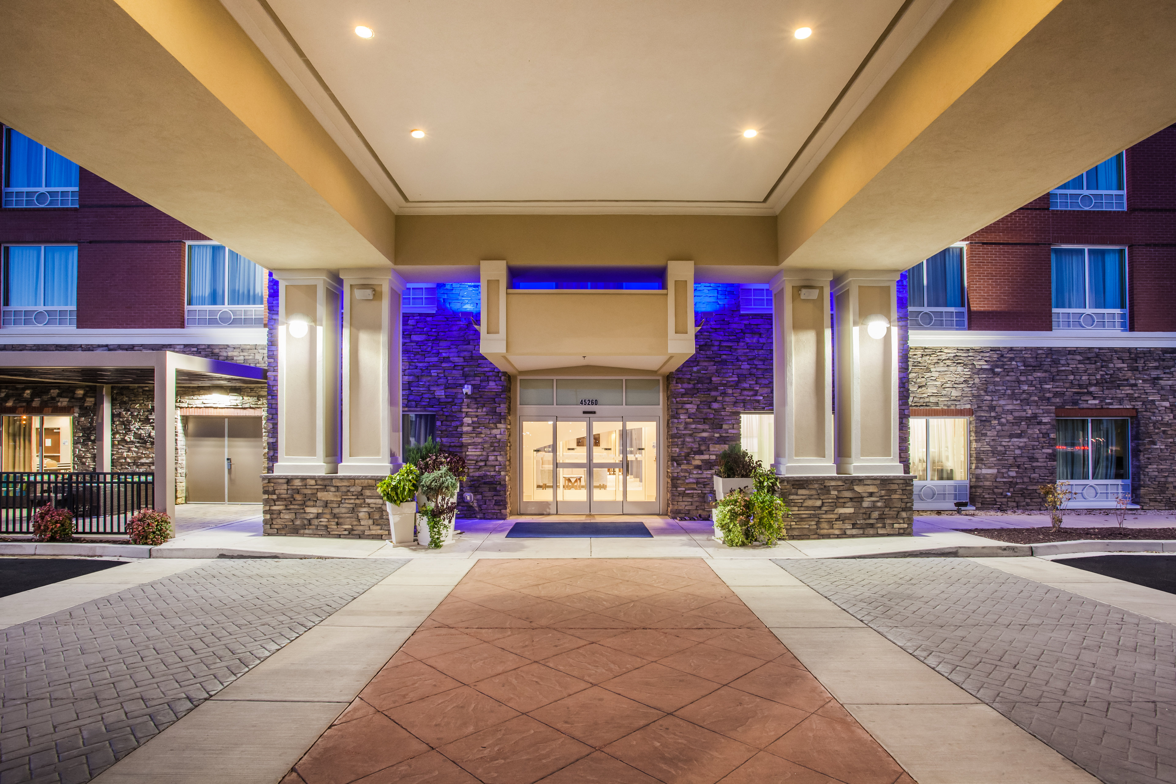 Holiday Inn Express Suites Lexington Park California 5/54