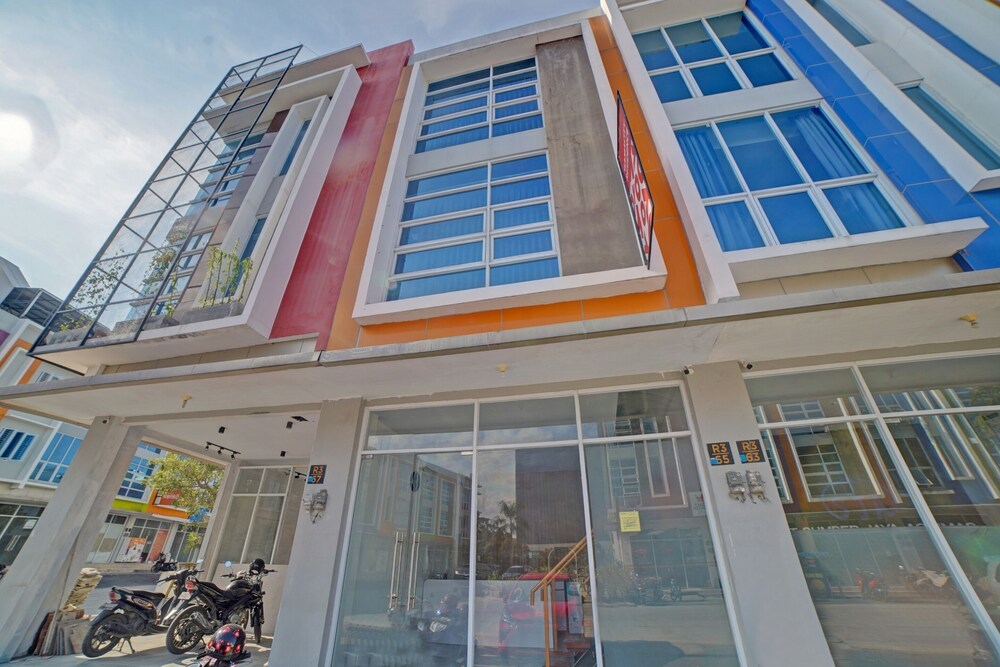 OYO 90559 Gamacity Residence 1/25