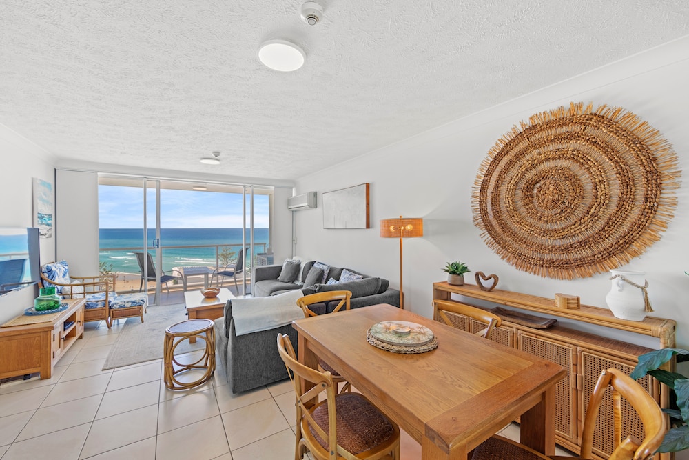 Burleigh Beach Tower 33/49