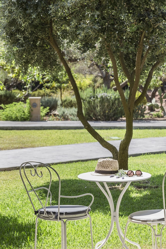 Thalassa Boutique Hotel 66/77