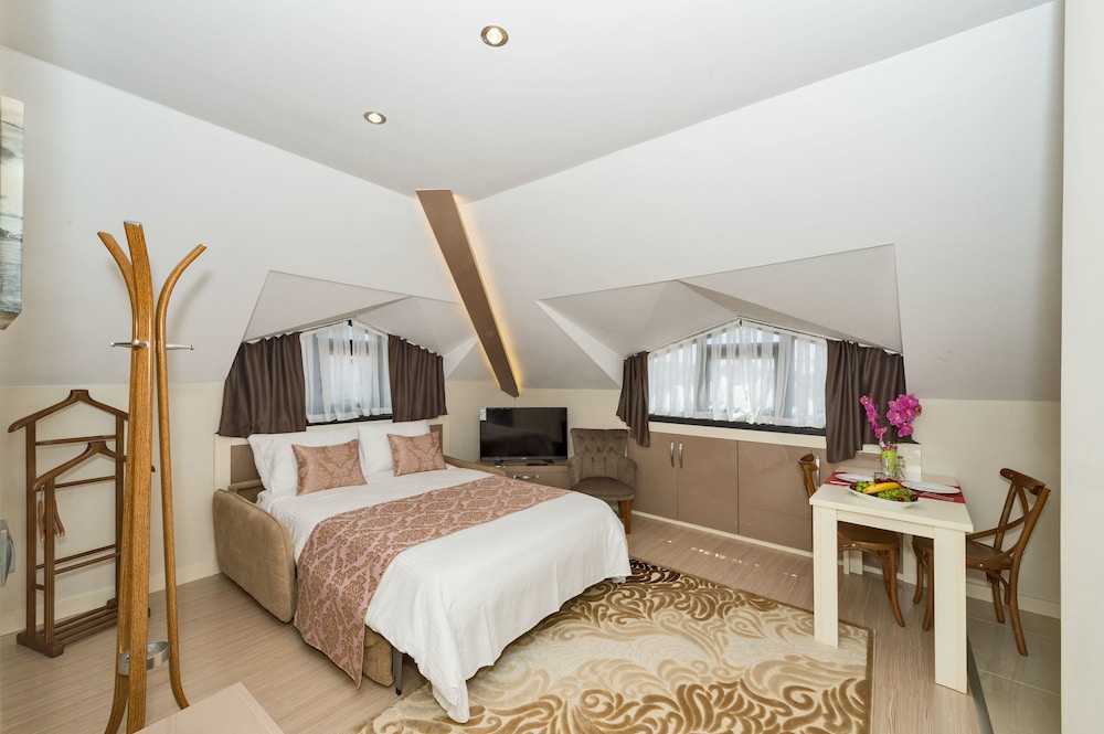 Gen Suites 22/50