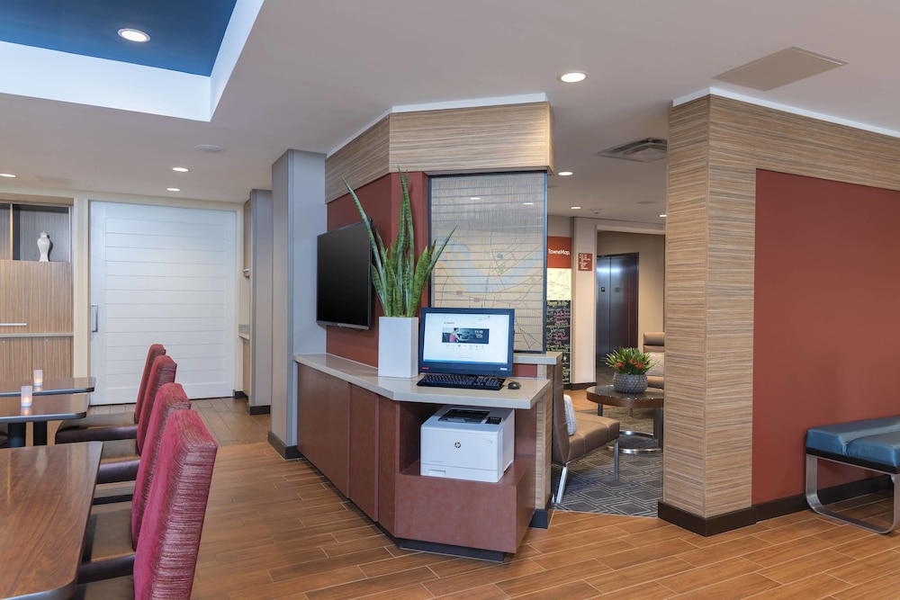 TownePlace Suites by Marriott Louisville North 26/40