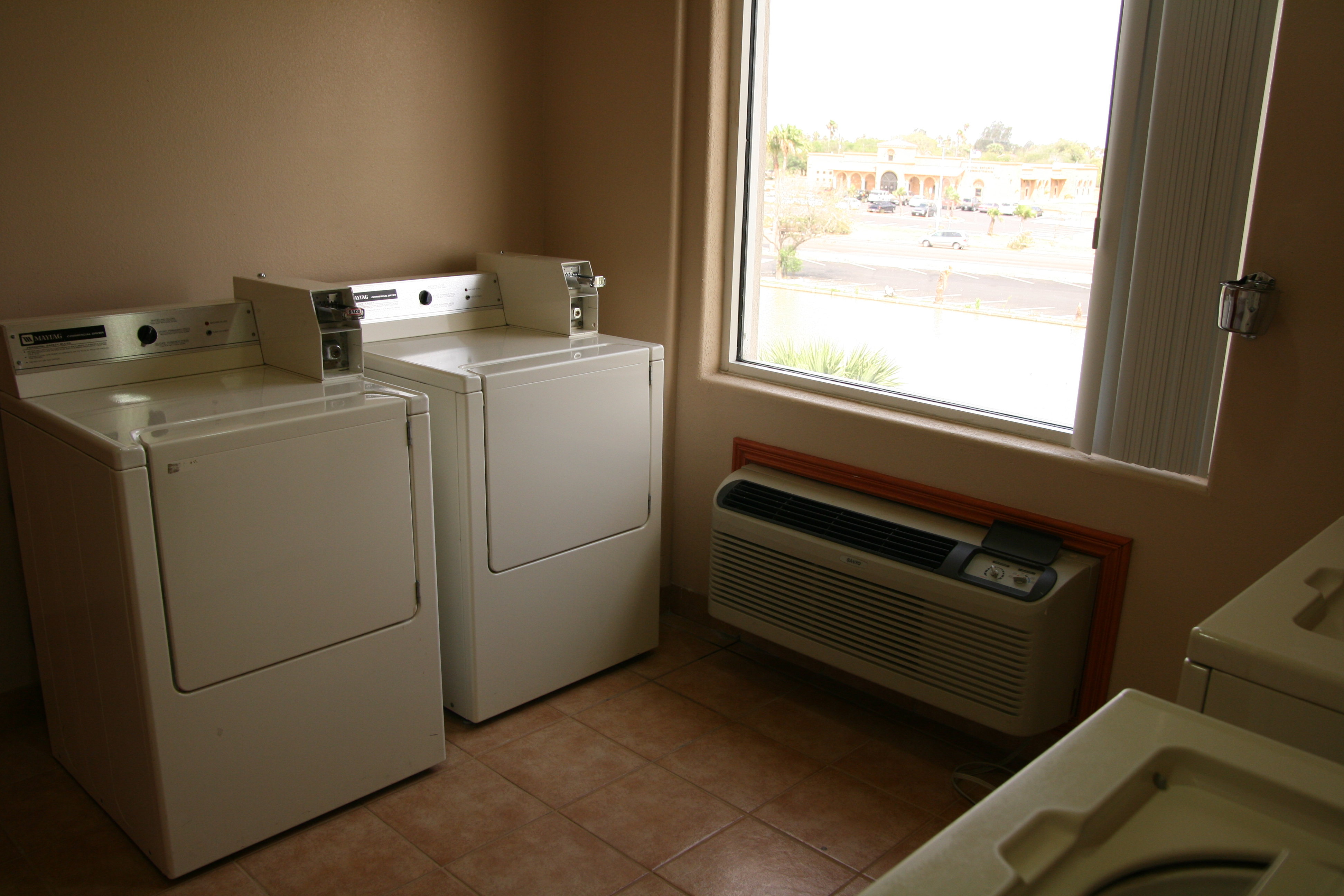 Holiday Inn Express Hotel Suites Brownsville 10/62