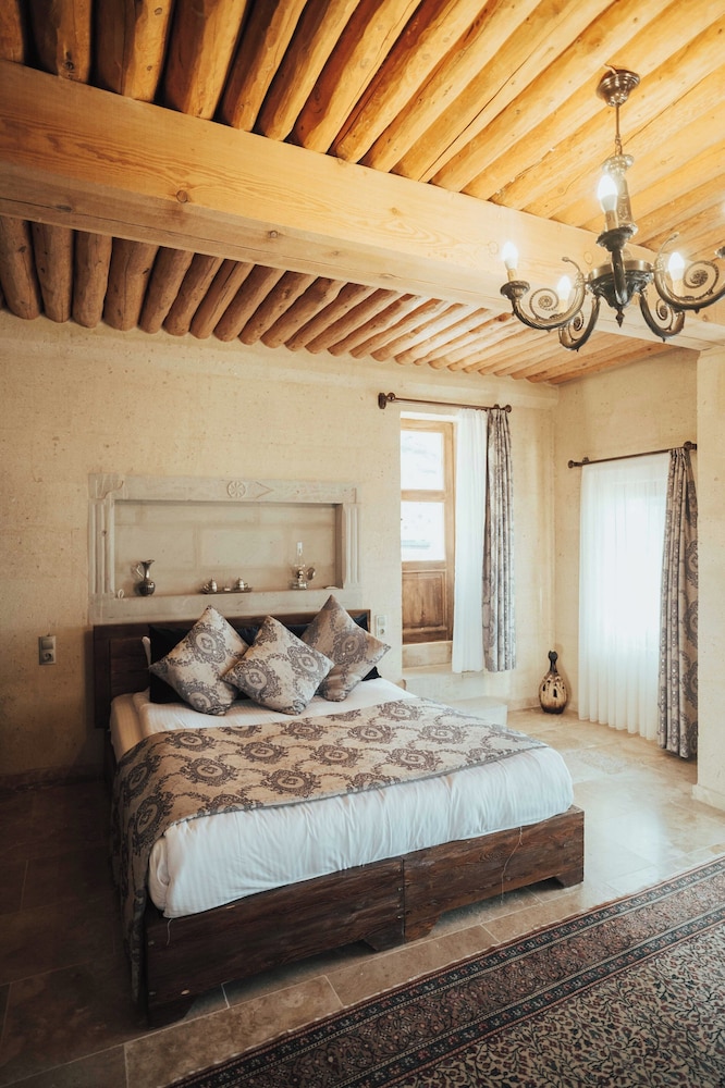 Hu of Cappadocia 10/50