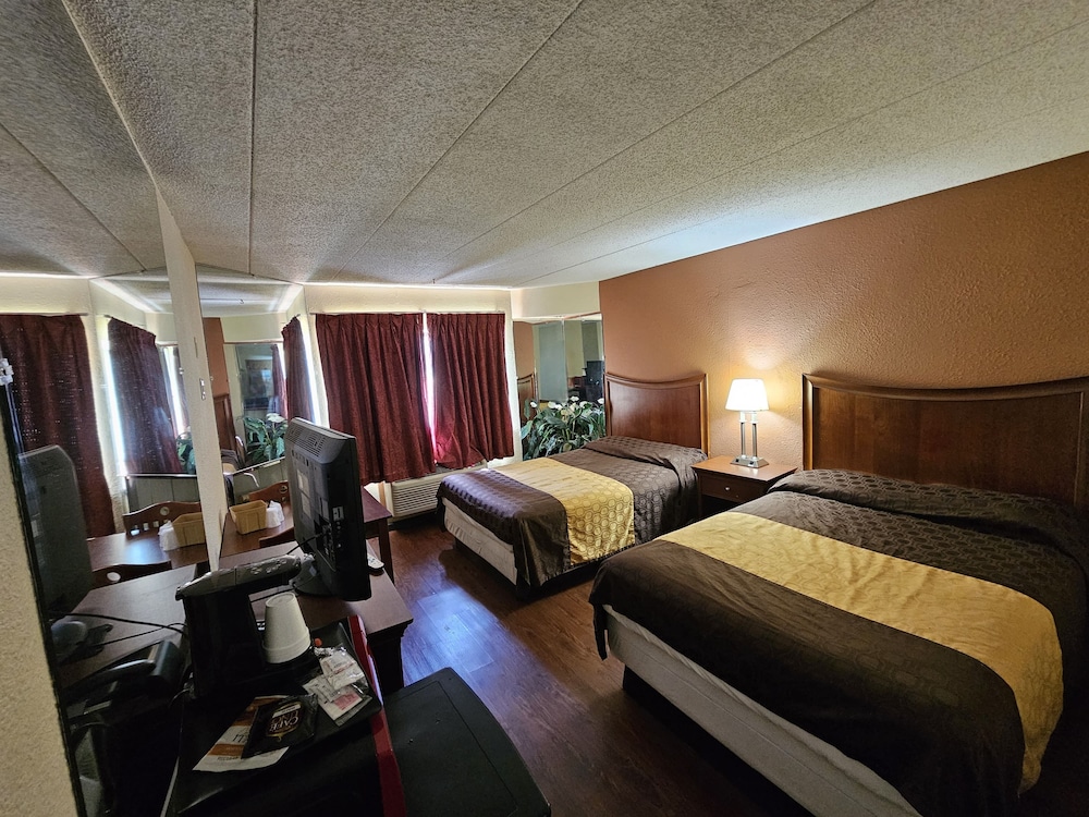 La Mirage Motor Inn 11/36