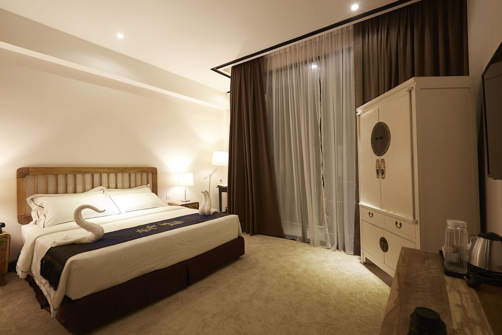1825 Gallery Hotel 18/50