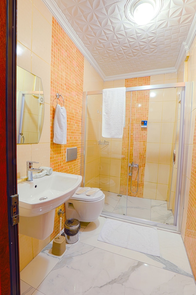 Istanbul Comfort Holiday Hotel 46/47