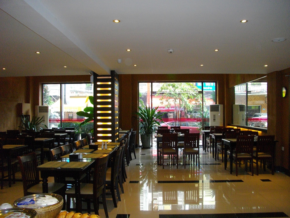 Lux Riverside Hotel & Apartment 87/99
